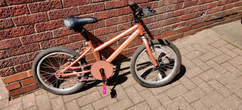 Halfords Appollo Glitz Bike 18\